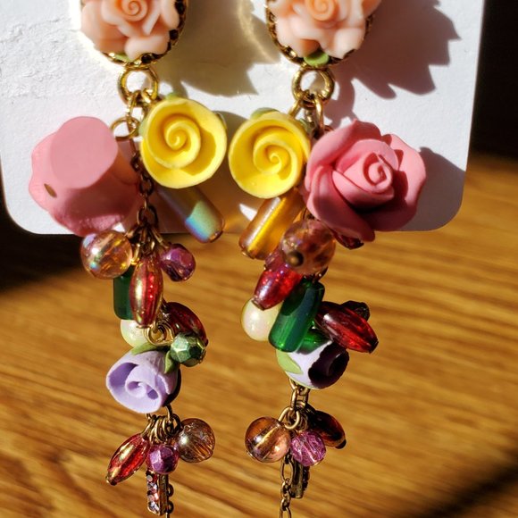 NWOT Flower earrings - Picture 3 of 8